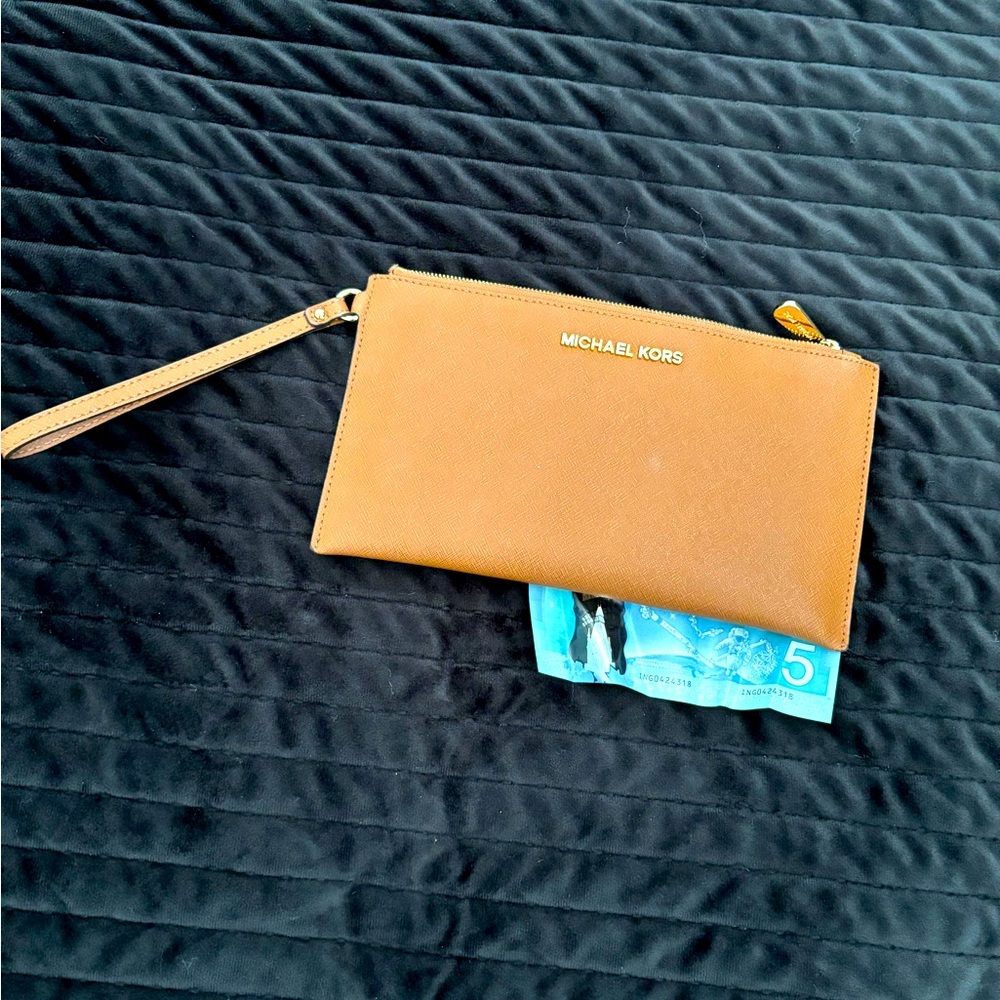 Michael kors letter clutch Wallet
